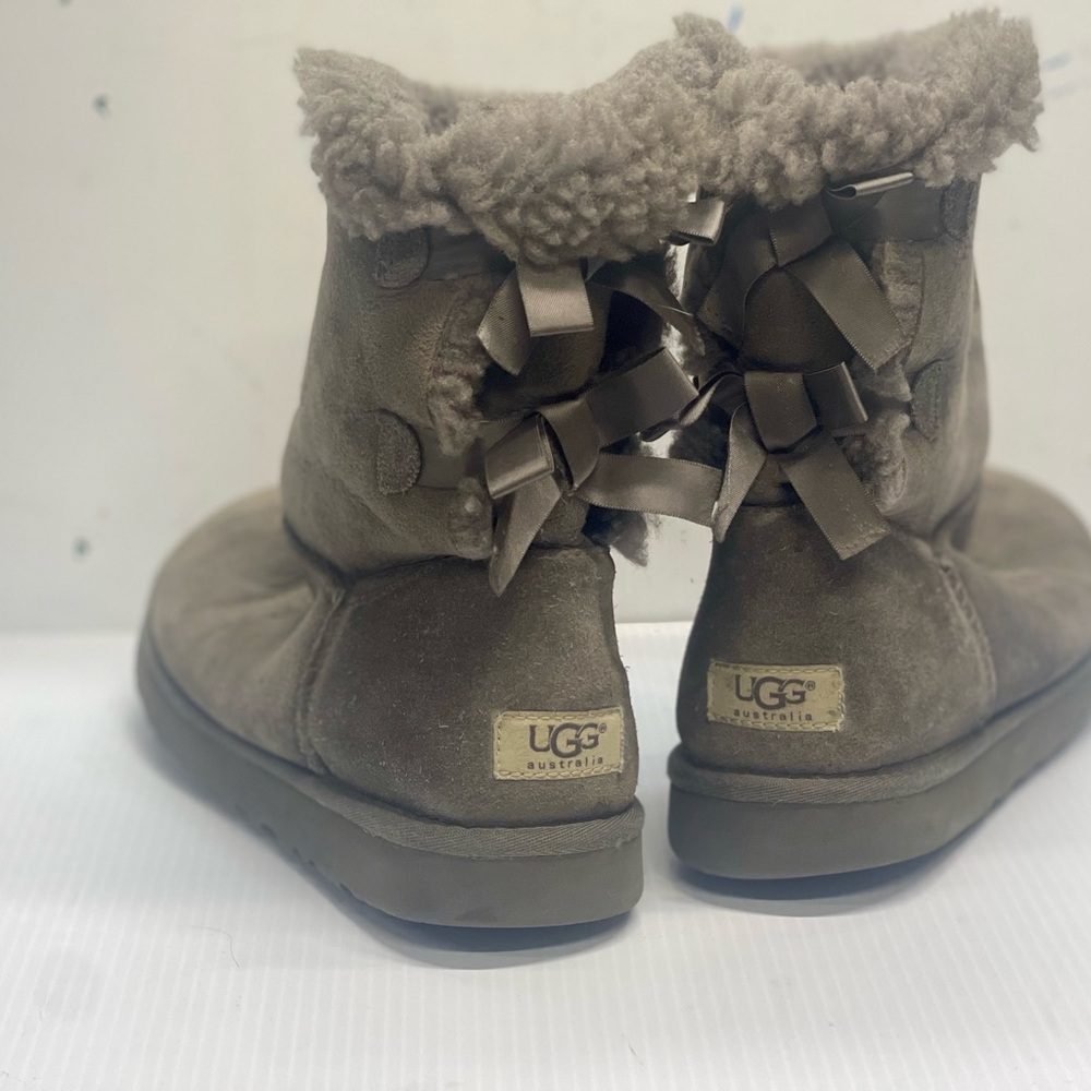 UGG Bailey Bow W-11